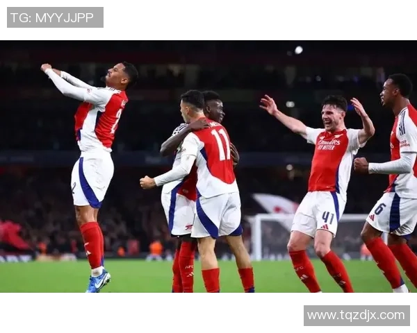 世界杯精彩对决阿森纳与巴黎圣日耳曼握手言和引发全场热议