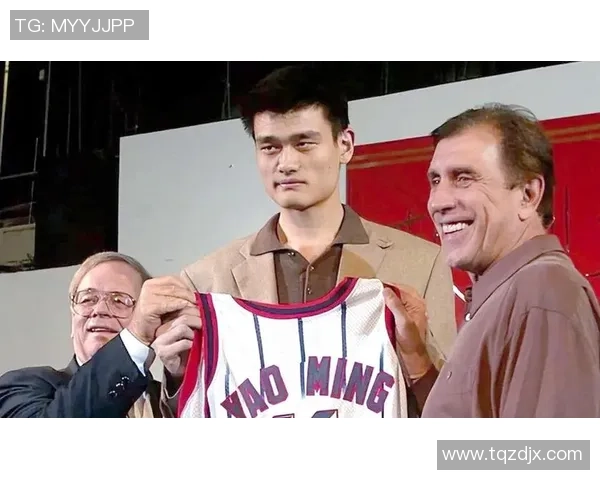 姚明勇闯NBA之路：从中国篮球巨星到国际舞台的传奇旅程