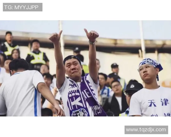 重庆足球队战术之争引发球迷热议战术调整是否能改变球队命运