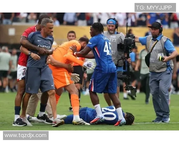 意甲激战巴黎圣日耳曼与切尔西互交白卷赛后分析引发热议 意甲激战巴黎圣日耳曼与切尔西互交白卷赛后分析引发热议